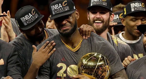 NBA总冠军之争，巨星斗志昂扬