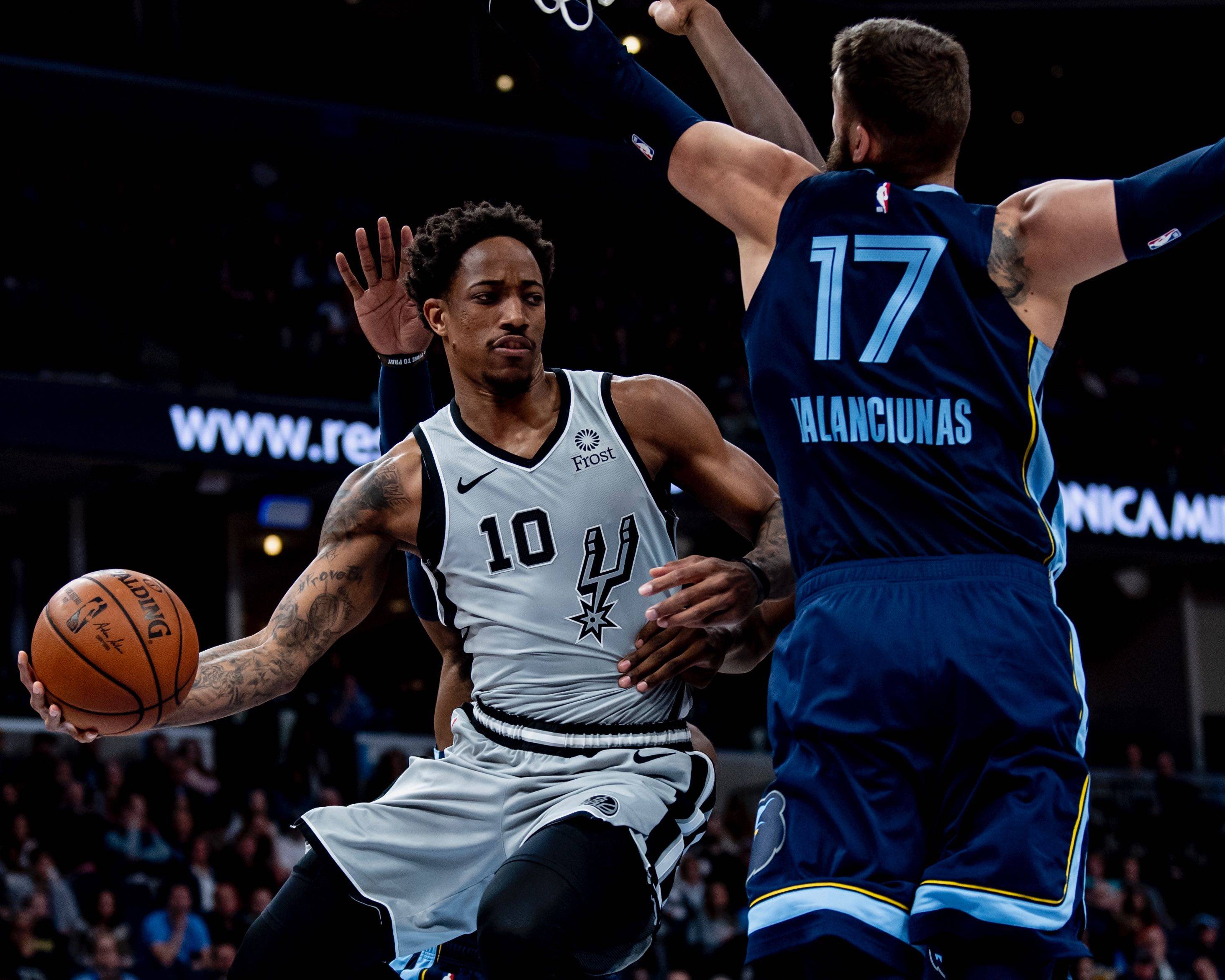 爱游戏官网-灰熊逆转马刺，终结两连败