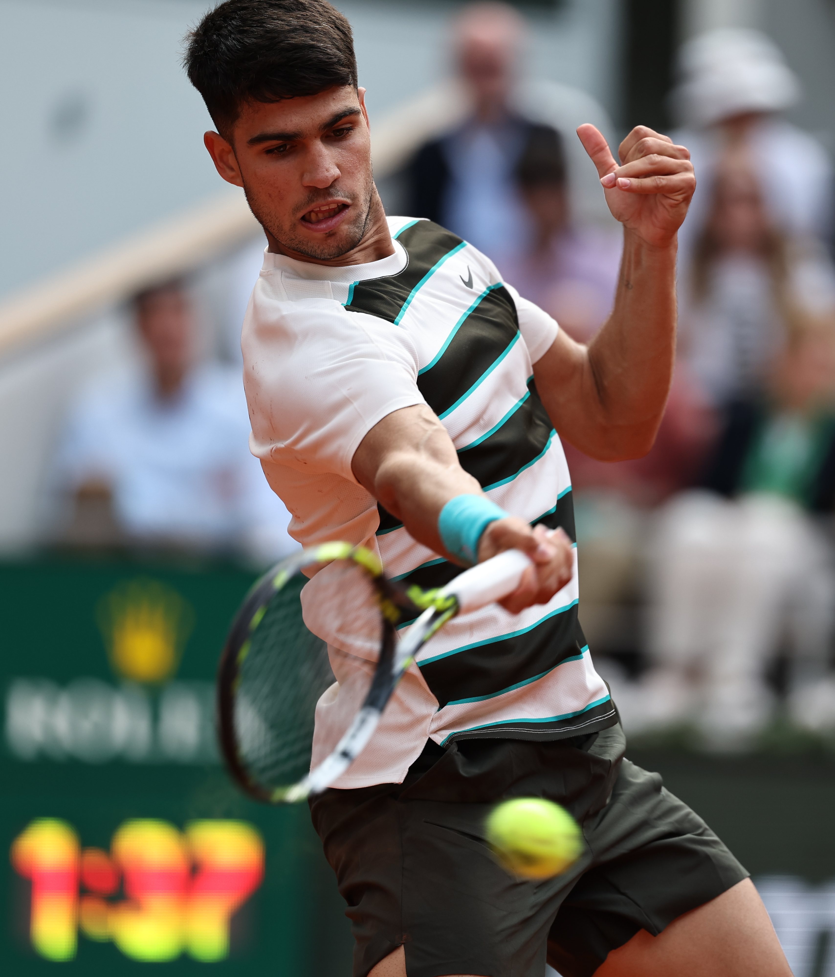 关于意大利网球队强势德国网球队，阿尔卡拉斯打破历史纪录的信息