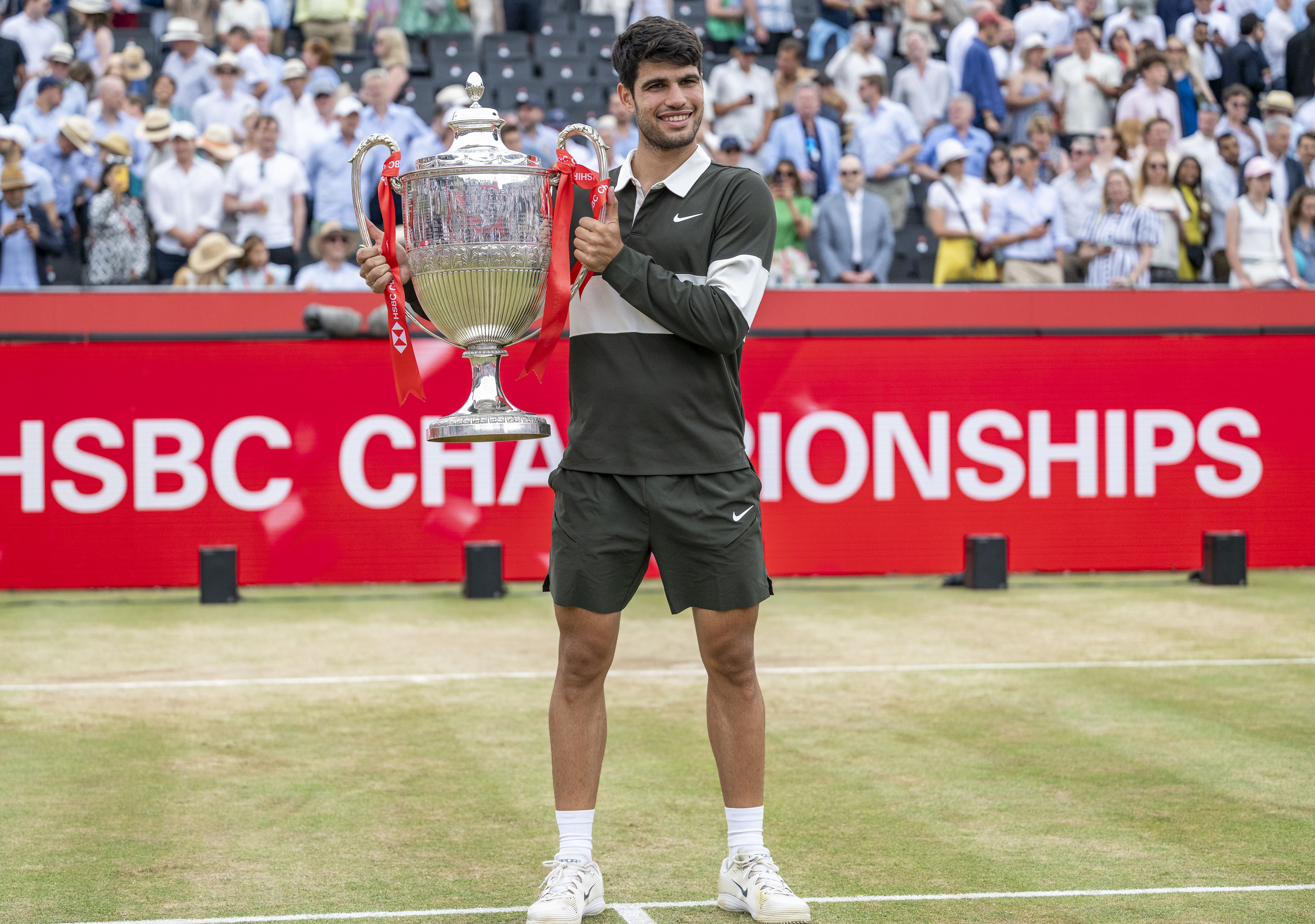 包含欧洲网球队逆转世界网球队，阿尔卡拉斯关键制胜的词条