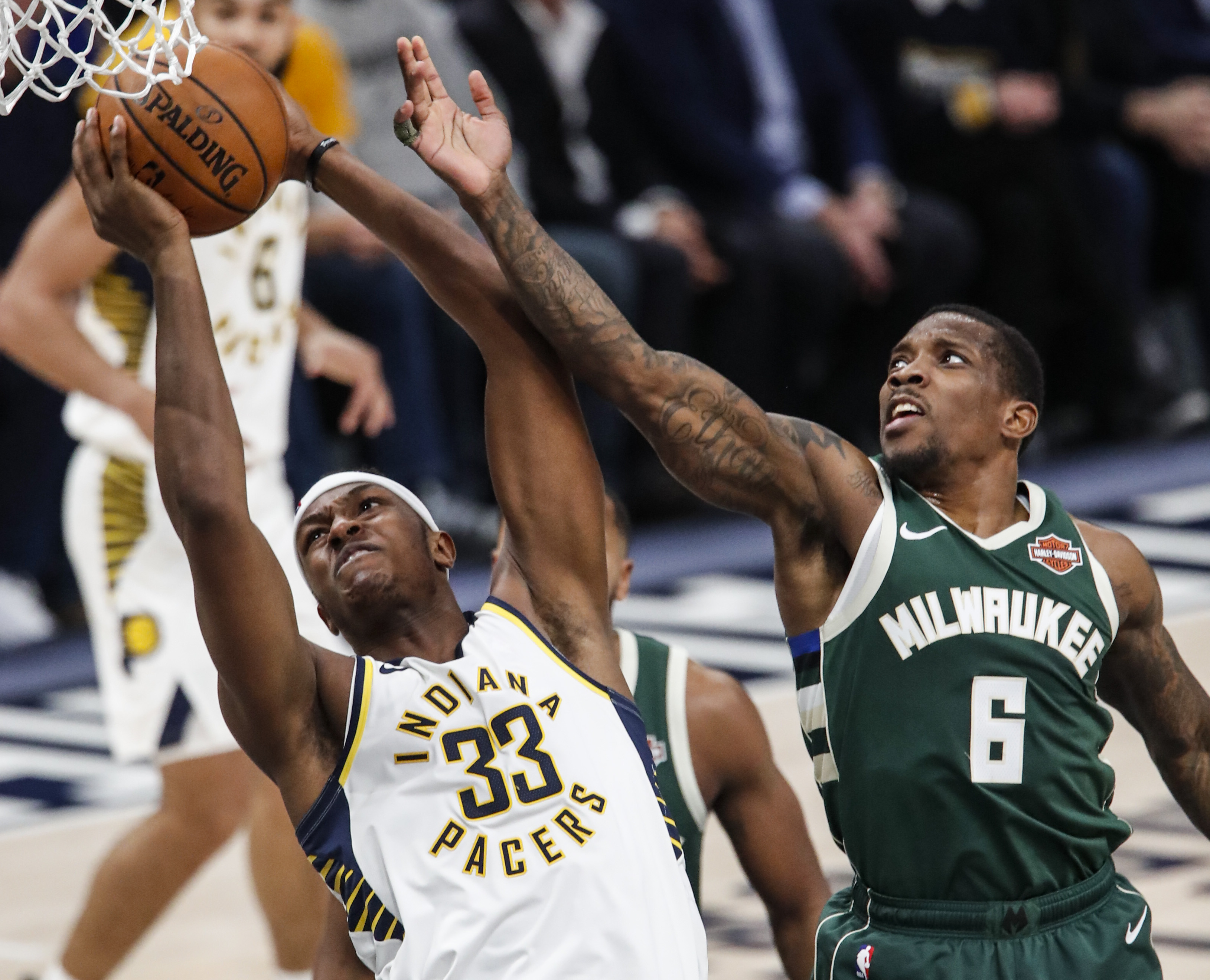 爱游戏官方-法国男篮绝杀雄鹿,贝弗利统治全场的简单介绍