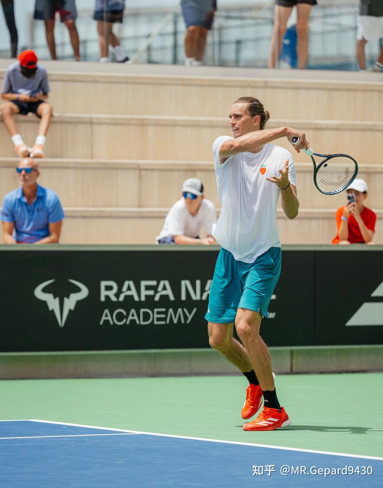 爱游戏入口-包含戴维斯杯轻取温网,兹维列夫点燃赛场的词条