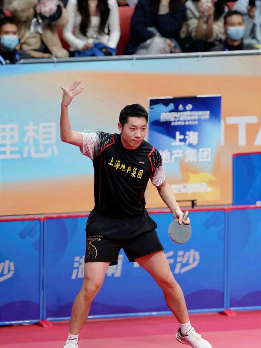 英格兰队完胜日本队,许昕高光表现 英格兰队完胜日本队,许昕高光表现