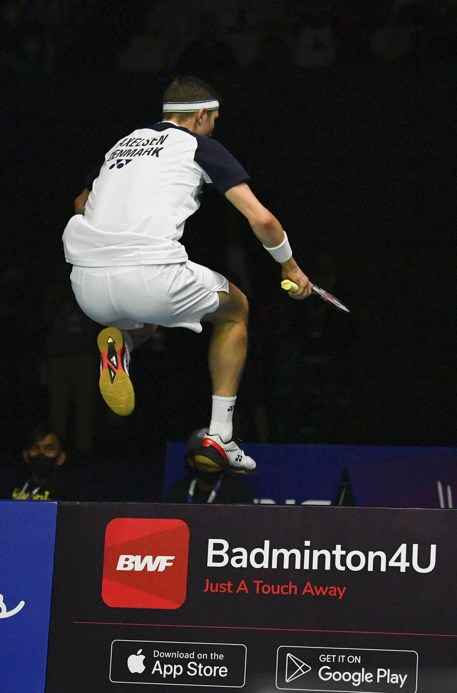 爱游戏体育-印尼队碾压中国队，安赛龙扛起全队