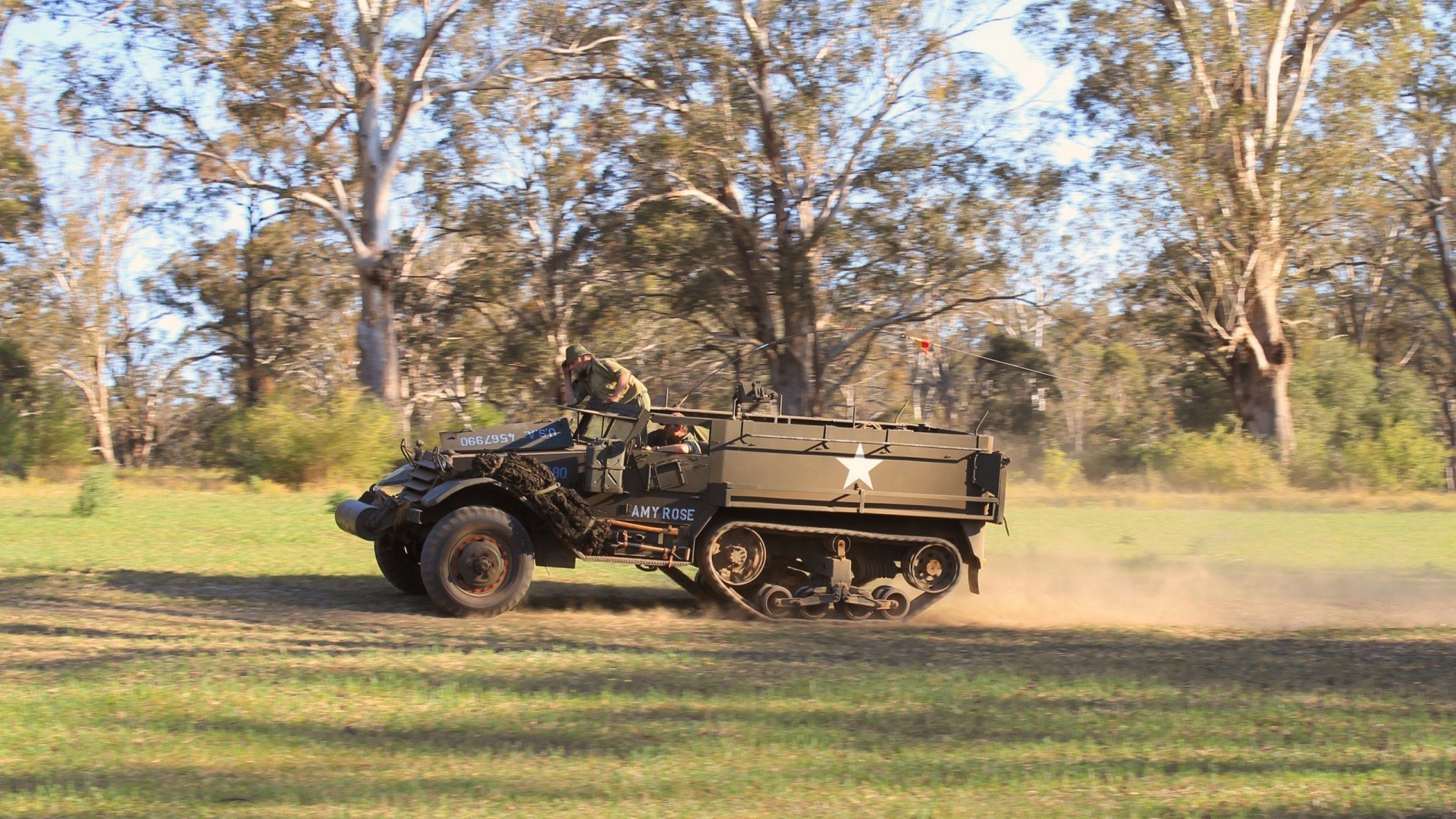 爱游戏在线-穿越时空的绿茵交响,当个人英雄主义遭遇整体足球的狂想